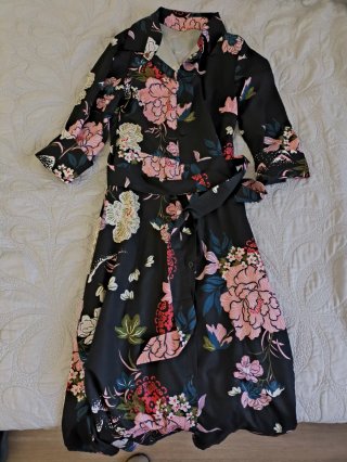 Vestido floral negro