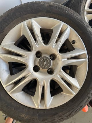 Llanta de Aluminio Opel con Neumático 195/55 R16