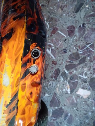 Hoverboard con diseño de llamas para reparar