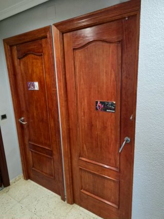 Puerta madera maciza paso