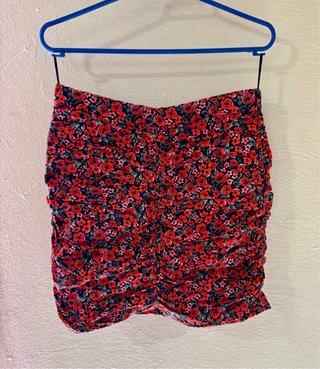 Falda Zara Floreada Talla M