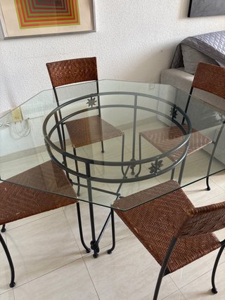 Mesa hexagonal cristal con 4 sillas