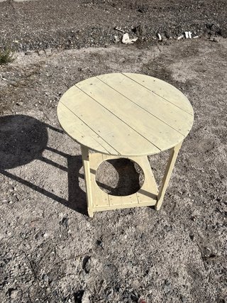 Mesa redonda de madera para estufa