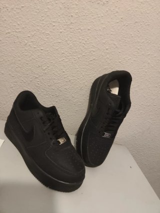 Nike Air Force 1 Negras Sin Usar