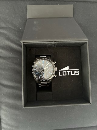 Reloj Lotus Cronógrafo Plateado y Negro
