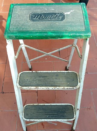 Escalera Metálica de 3 Peldaños