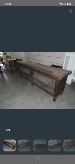 Mueble antiguo de madera