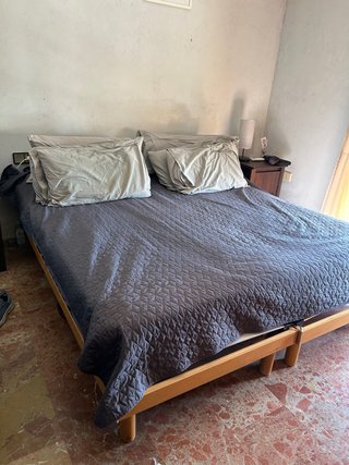 Cama King Size con Somieres de Madera