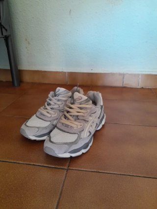Zapatillas Asics Grises