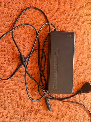 Cargador SMART GYRO Patinete Eléctrico