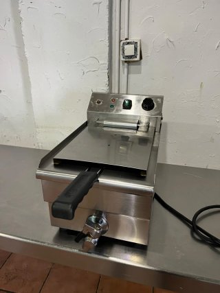 Freidora Eléctrica Profesional 8L