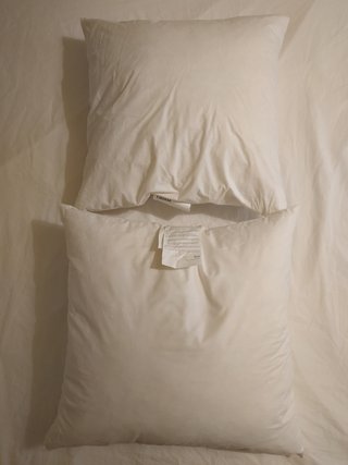 Cojín IKEA FJÄDRAR blanco, dos unidades