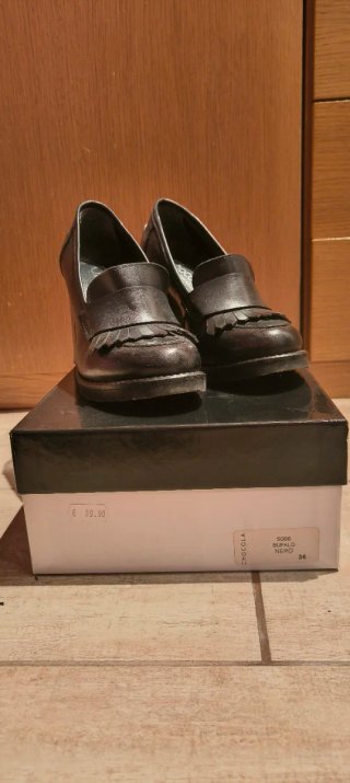 Scarpe con tacco e nappe Chocolà