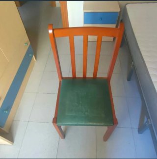 Escritorio y silla de madera