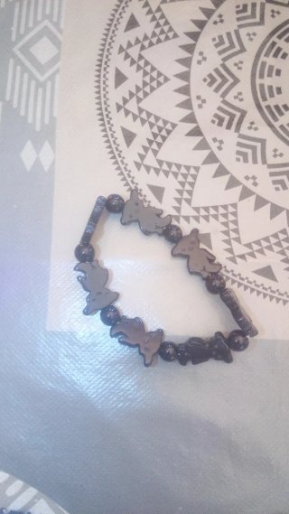 Pulsera con figuras de osos y cuentas