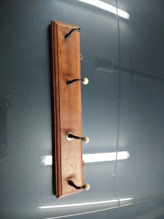 Perchero de pared de madera