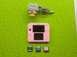 Nintendo 2DS Rosa + Caricabatterie e Giochi