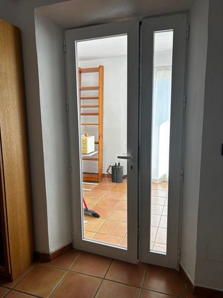 Puertas de PVC con cristal. En muy buen estado.