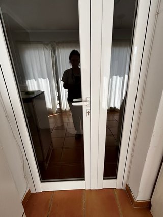 Puertas de PVC con cristal. En muy buen estado.