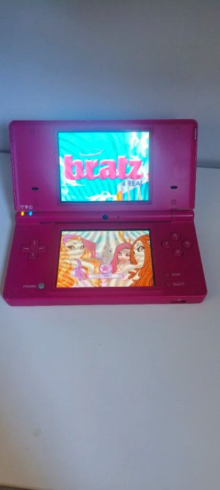 Nintendo DSi Rosa + Caricabatterie Originale + 3 Giochi