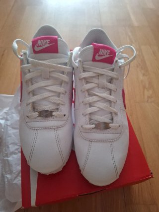 Zapatillas Nike niña talla 36 rosas y blancas