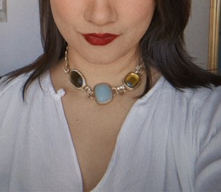 Collar vintage dorado piedras