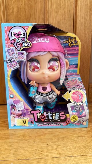 Trotties Emma Magical Speed Muñeca