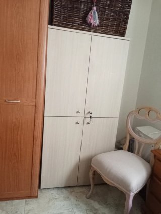Armario de oficina beige y marrón Entrego en LEON