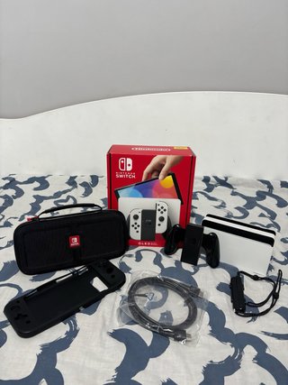 Nintendo Switch OLED Blanca + accesorios