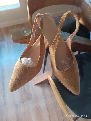Zapatos ante destalonados color nude