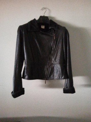 Chaqueta de piel negra