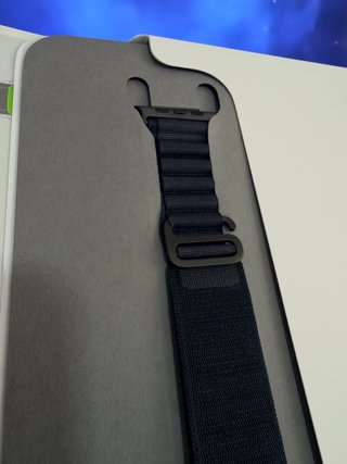 Apple Watch Ultra 3 49mm Black Ti Black Alp Lp M