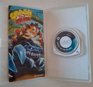 Crash: Lucha de Titanes — PSP