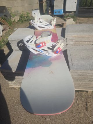 Tabla de Snowboard Salomon Chica. Con su funda.