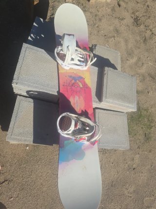 Tabla de Snowboard Salomon Chica. Con su funda.