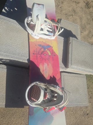 Tabla de Snowboard Salomon Chica. Con su funda.