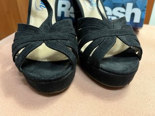 Zapatos de tacón Refresh negros