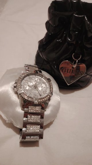 Reloj Guess Plateado con Pedrería