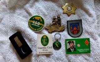 Lote de artículos conmemorativos Guardia Civil