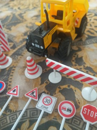 Camión de obra MB turbotrac 1000