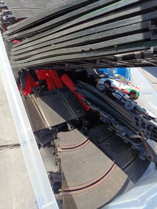 Pista Scalextric y coches de carreras