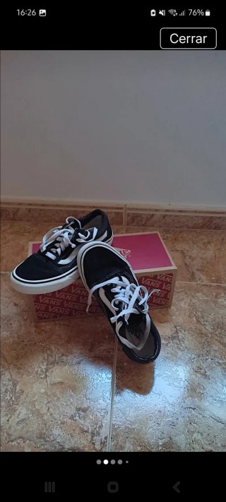 Zapatillas Vans Negras y Blancas