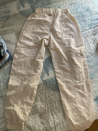 Pantalones cargo beige