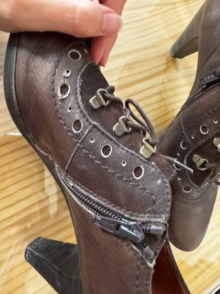 Botines de tacón marrones Hispanitas