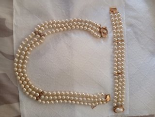 Juego de collar y pulsera de perlas