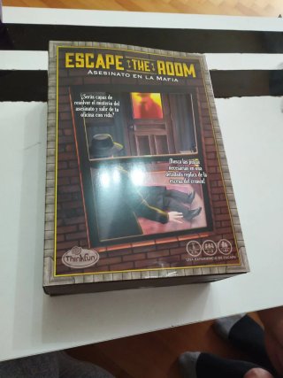 Juego Escape the Room: Asesinato en la Mafia