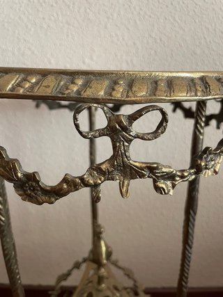 Mesita antigua bronce y cristal