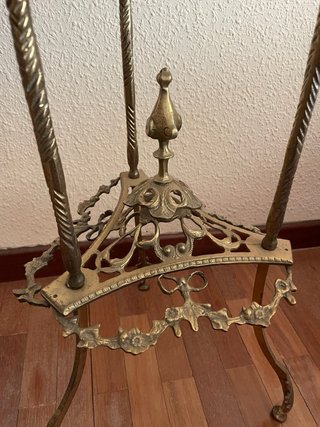 Mesita antigua bronce y cristal
