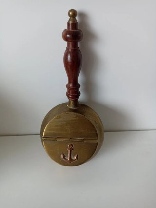 Antiguo cenicero marinero bronce con ancla