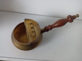 Antiguo cenicero marinero bronce con ancla